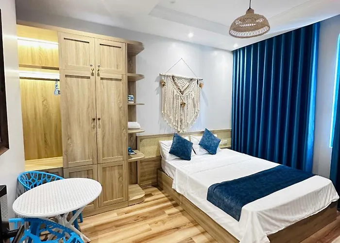 Villa Kay Chinh Chu Noi That Vip 6pn Sat Bien Hạ Long